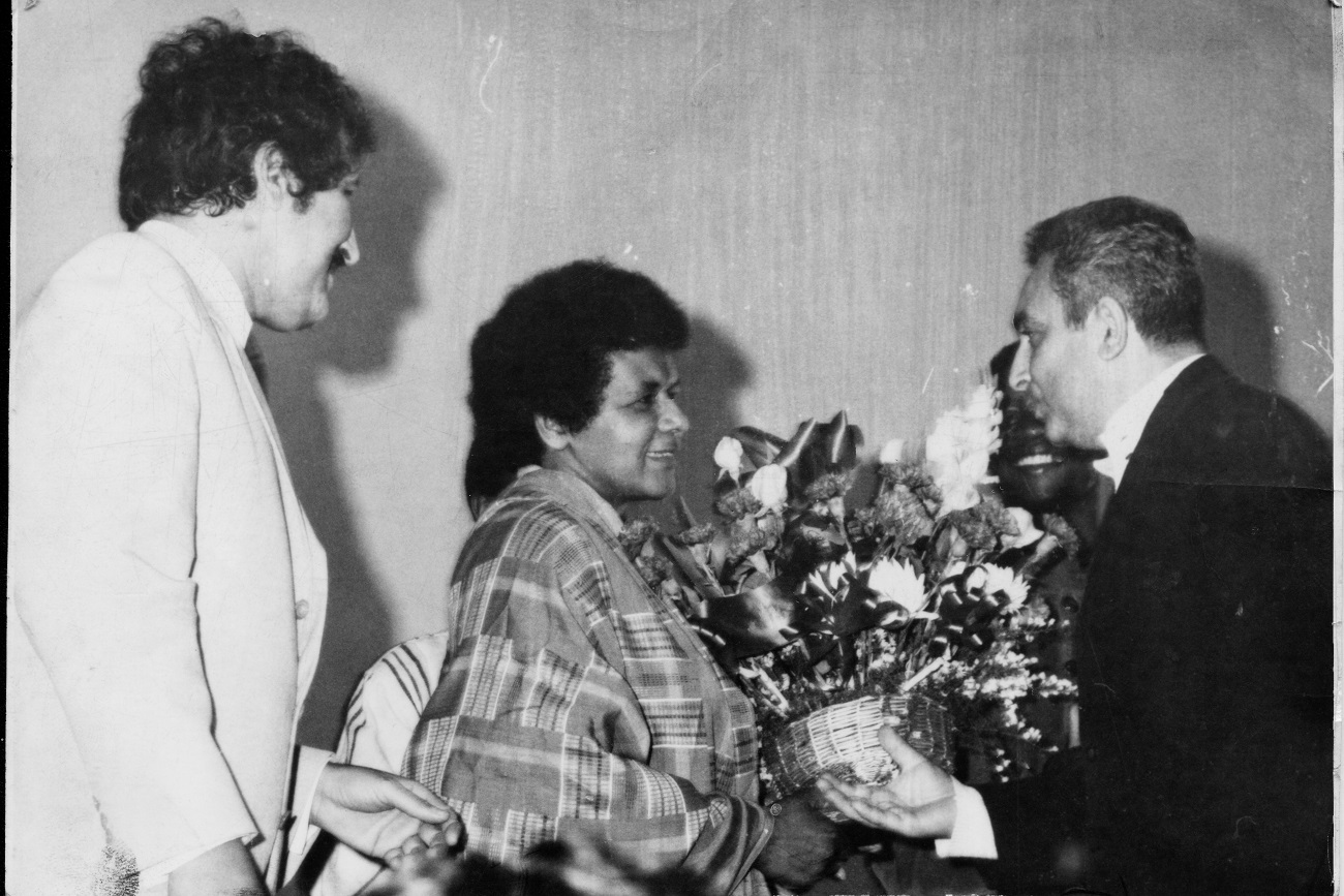An achievement of the JCC: forging and sustaining dialogue between Sub-Saharan African cultures and those of the Arab world. Taher Cheriaa presenting the ex-aequo Tanit d'Or to Sarah Maldoror for 'Sambizanga' <br />and Tawfik Saleh for 'The Dupes' in 1972.